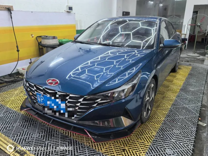Hyundai Elantra 2021 1.5L CVT LUX Premium Edition