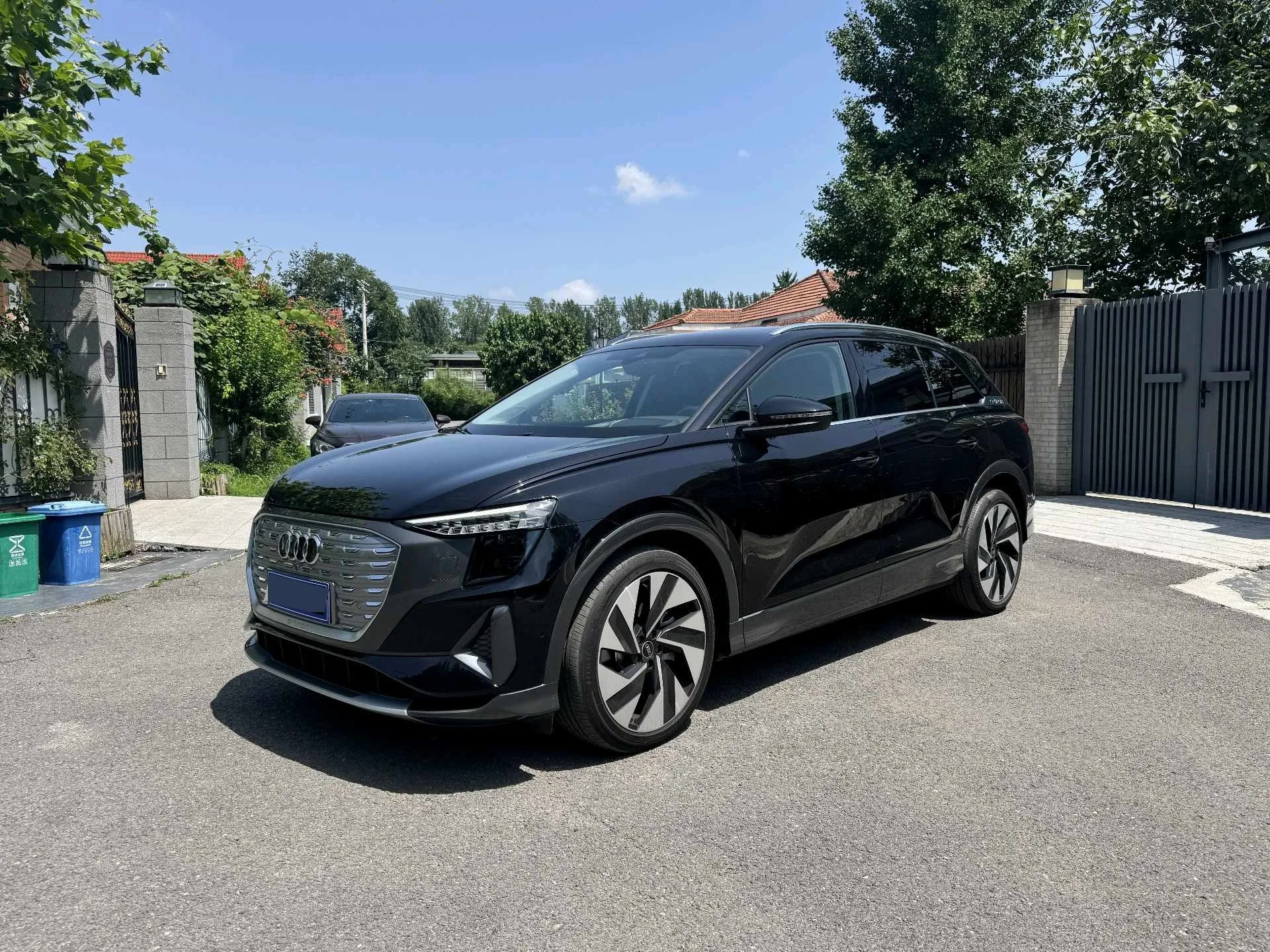 2022 Audi Q5 e-tron 50 e-tron quattro Glory Edition with the Jin Yi Package