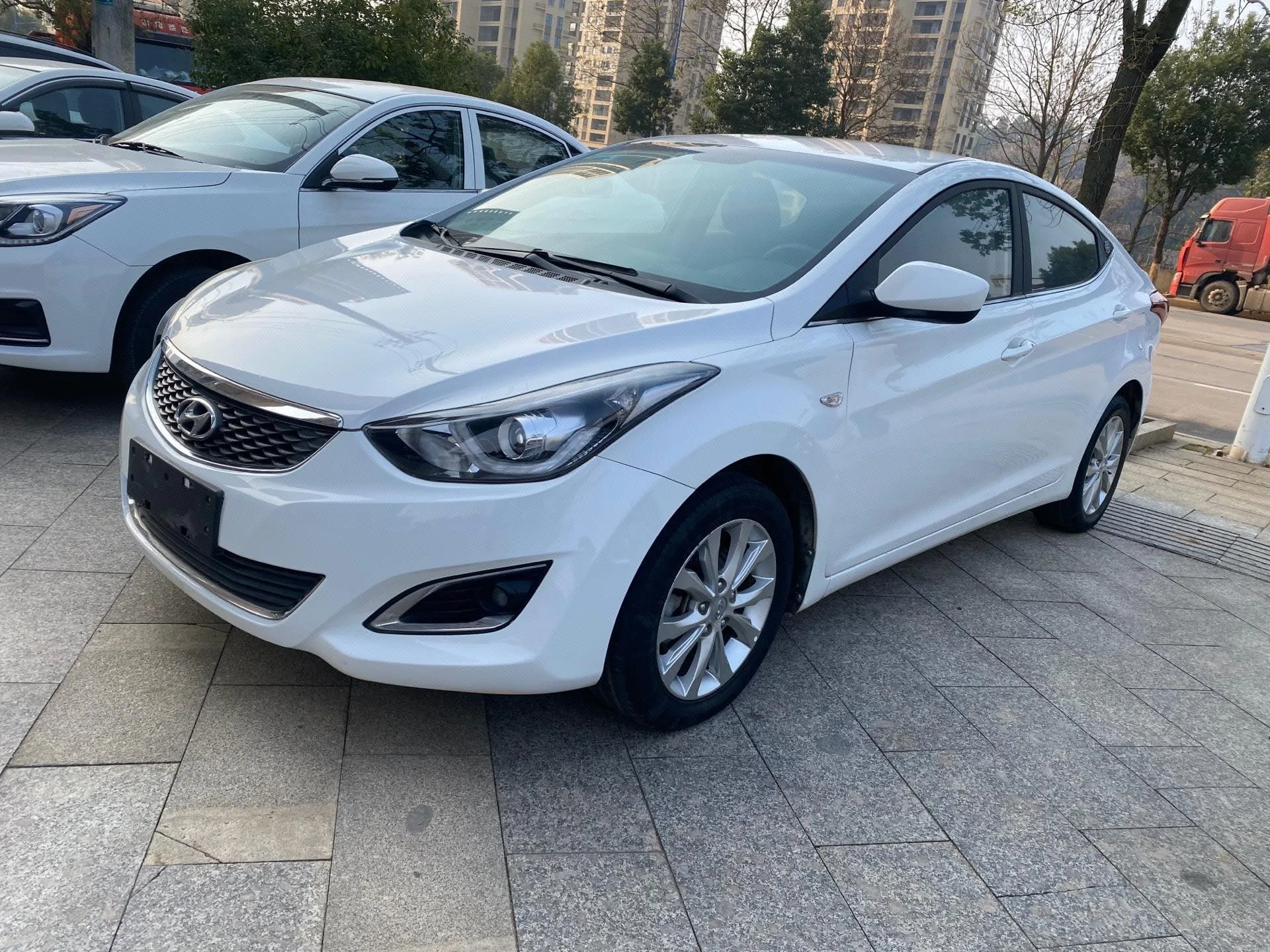 Hyundai Elantra 2016 1.6L Automatic Smart Edition
