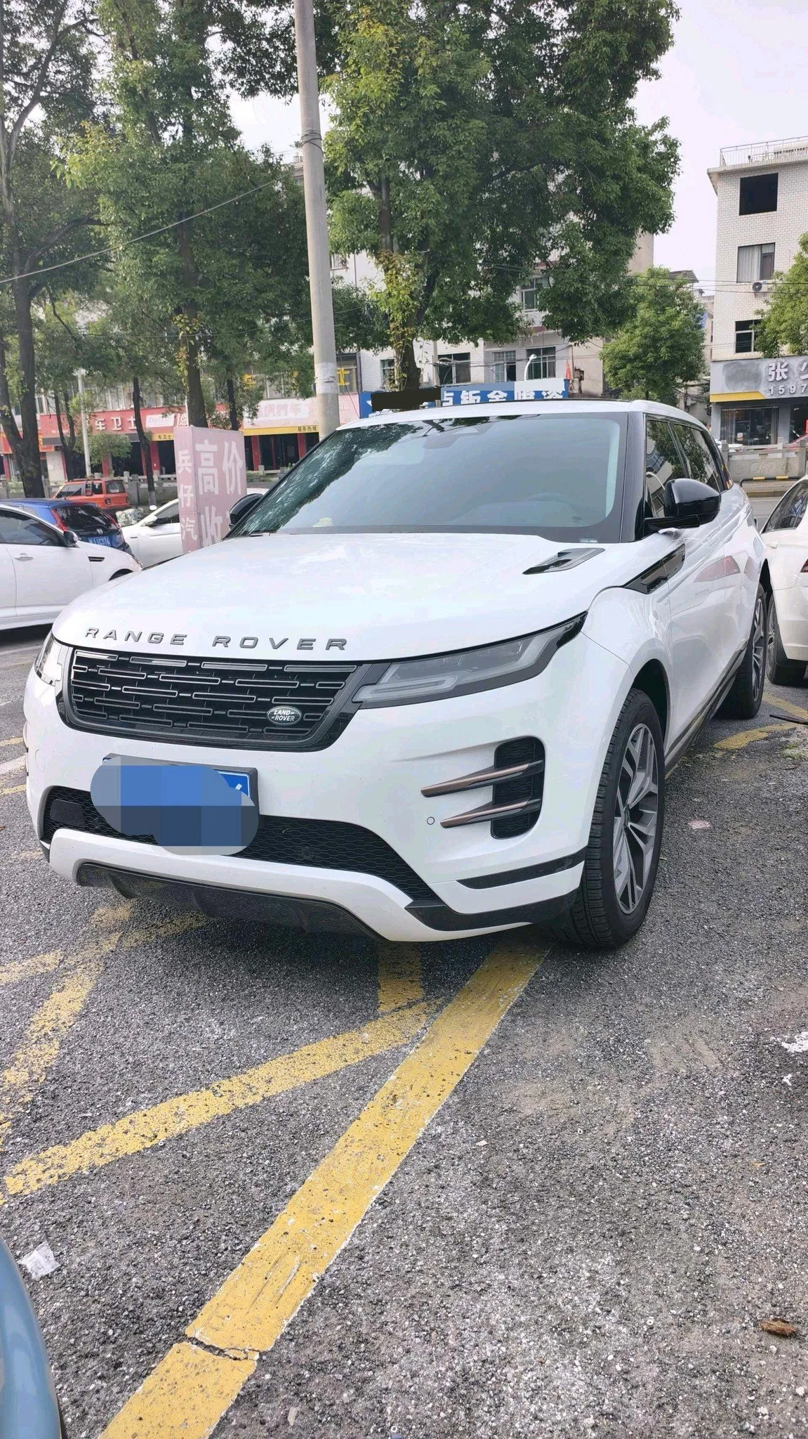 2026 Land Rover Range Rover Evoque L 48V 2.0T SE Automatic