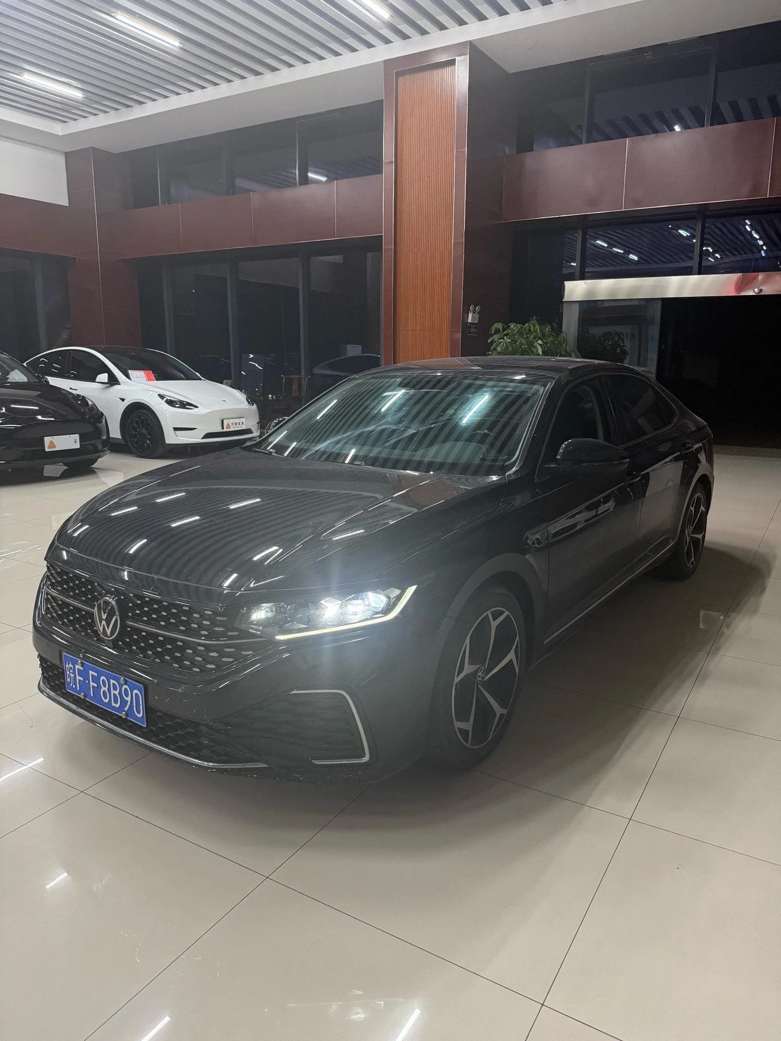 Volkswagen 2023 Passat 2.0TSI 330TSI Starry Sky Elite Edition (Facelift) Automatic Transmission
