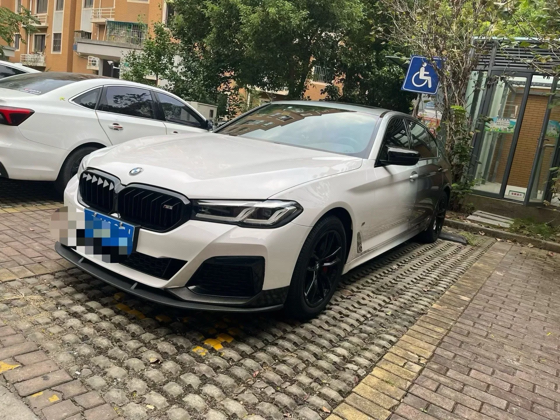 2021 BMW 5 Series 525Li M Sport Package