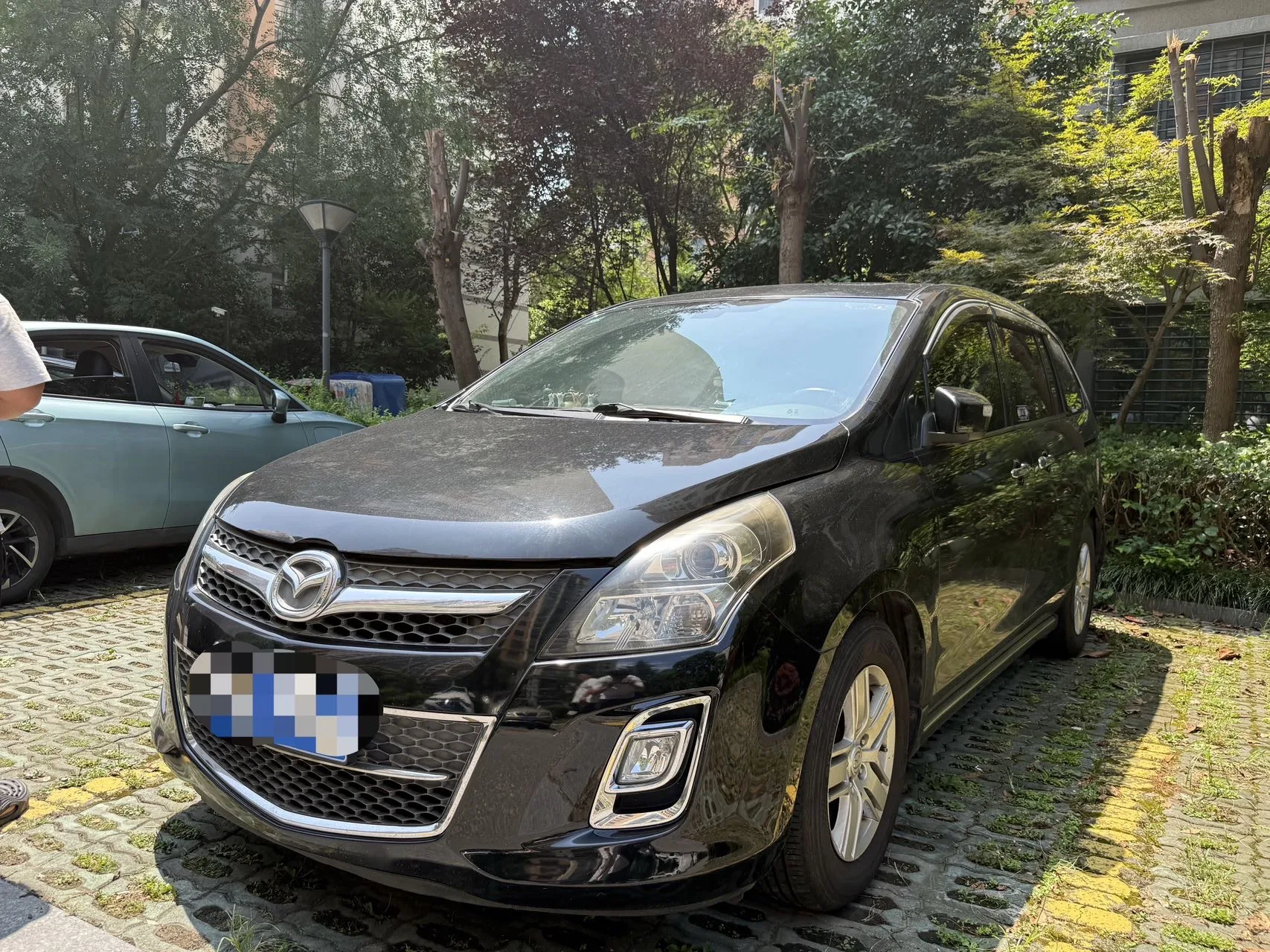 2013 Mazda 8 2.5L Premium Edition