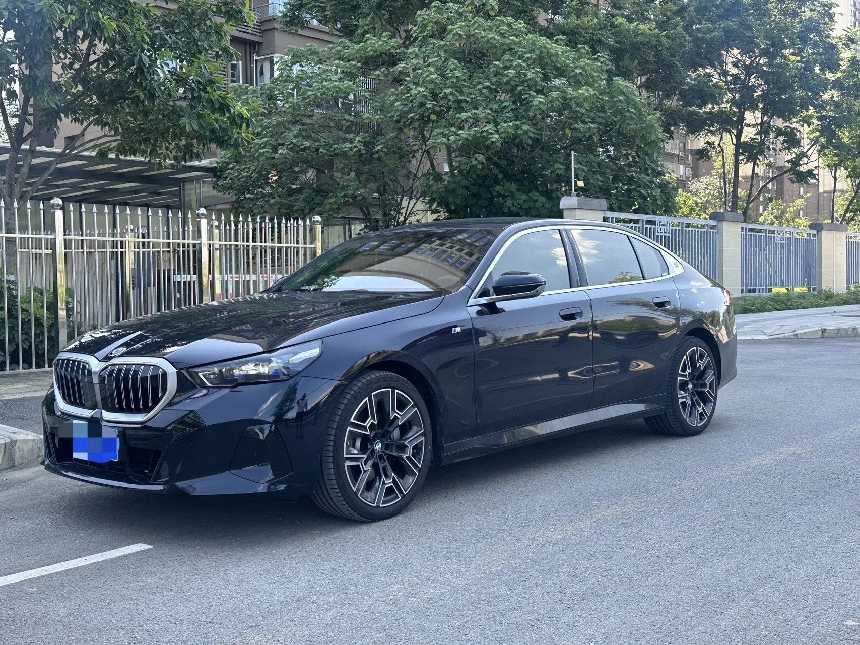 2025 BMW 5 Series 530Li 48V 2.0T Luxury M Sport Package Automatic