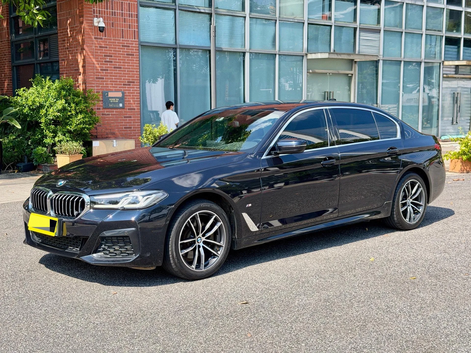 2022 BMW 5 Series 525Li M Sport Package