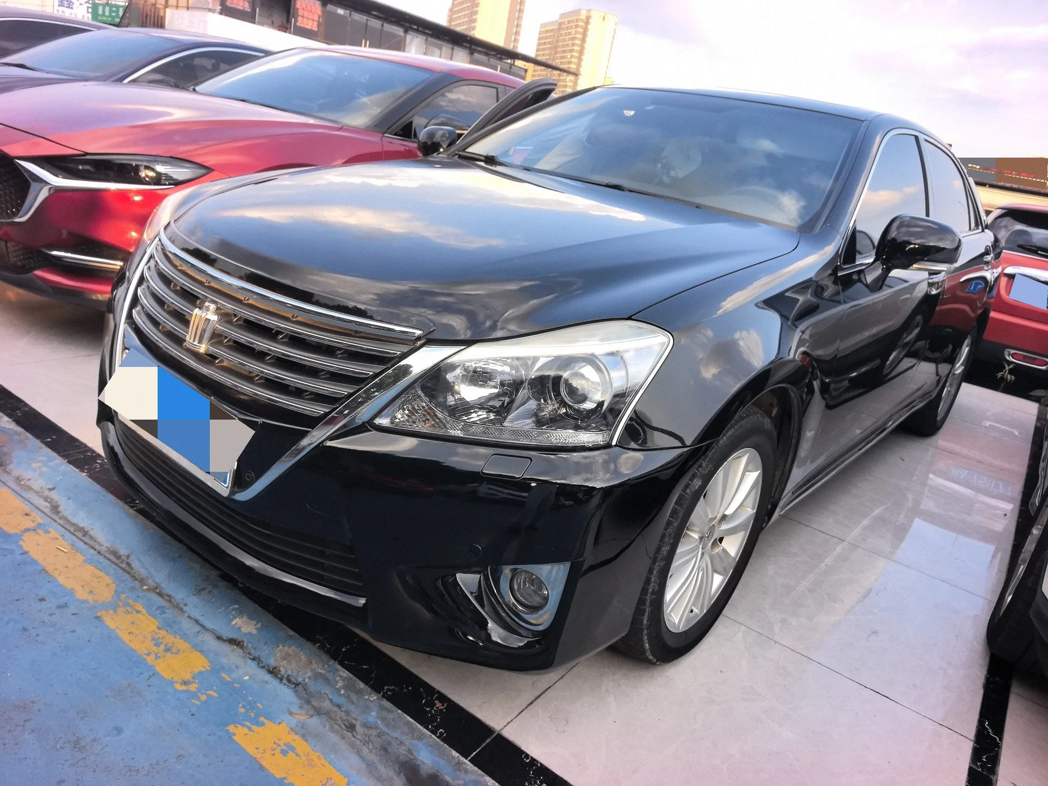 Crown 2012 Model Year 2.5L Royal Saloon Premium Edition