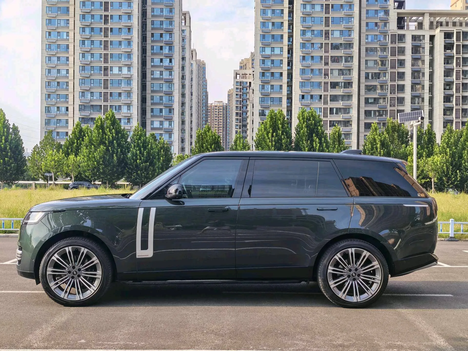 Range Rover 2022 3.0 L6 400PS Legendary Extended Classic Edition