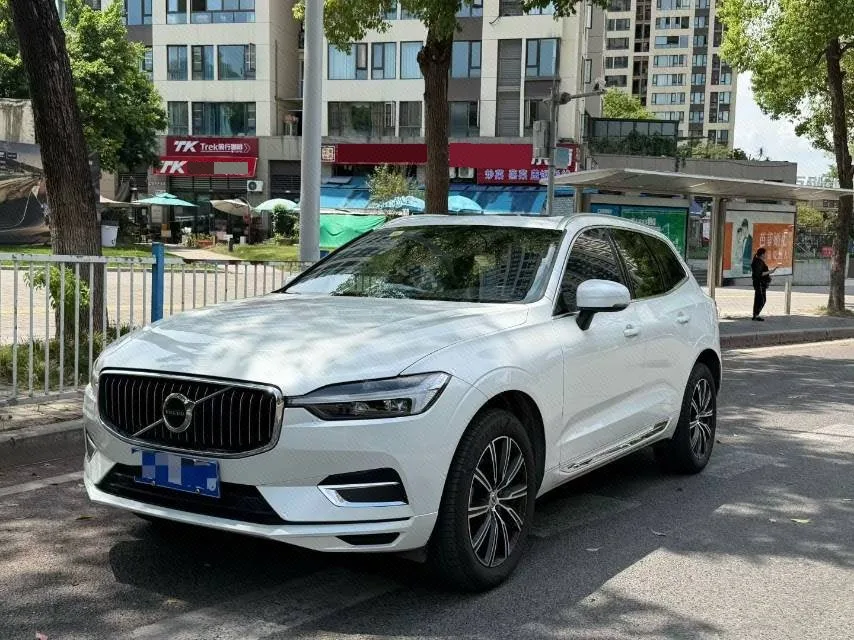 2020 Volvo XC60 T5 AWD Intelligent Luxury Edition