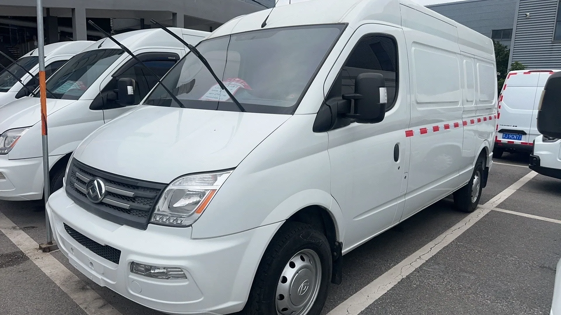 Maxus 2021 V80 PLUS 2.0T Van, Long Wheelbase, Mid-Roof, 3 Seats, Manual Transmission