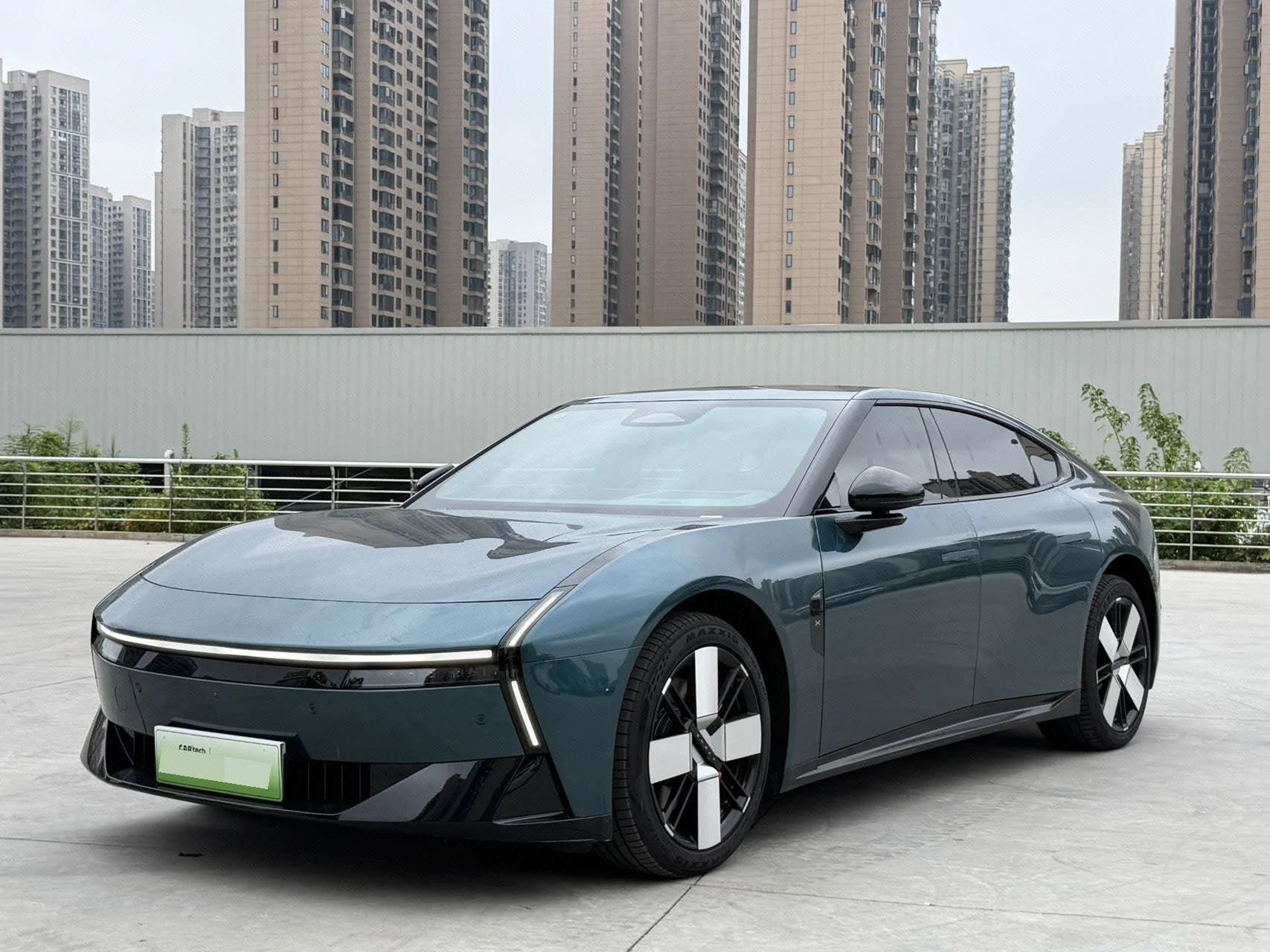 XPeng 2025 P7 702km Long Range Automatic