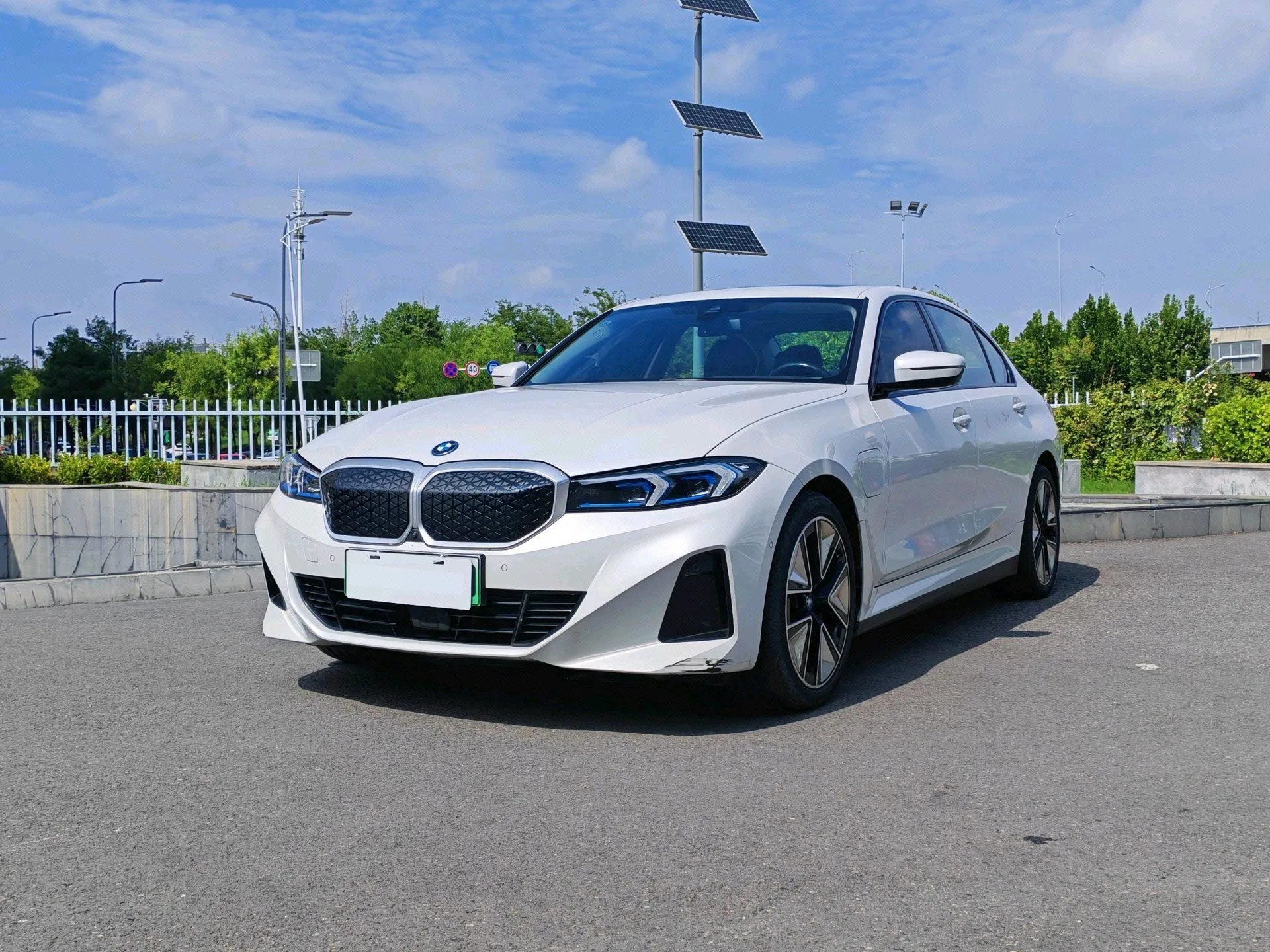 2024 BMW i3 eDrive 40 L Shadow Sport Package Automatic
