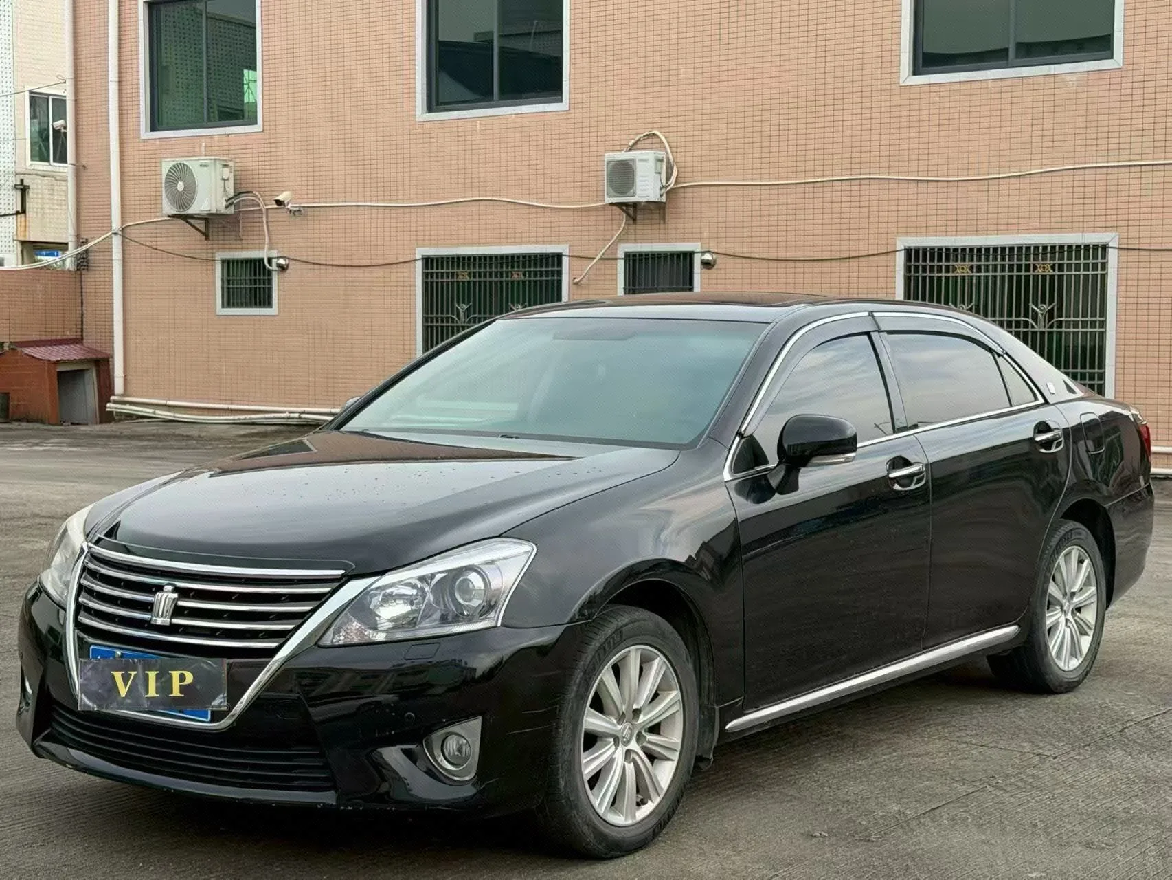 Crown 2012 2.5L Royal Leather Edition