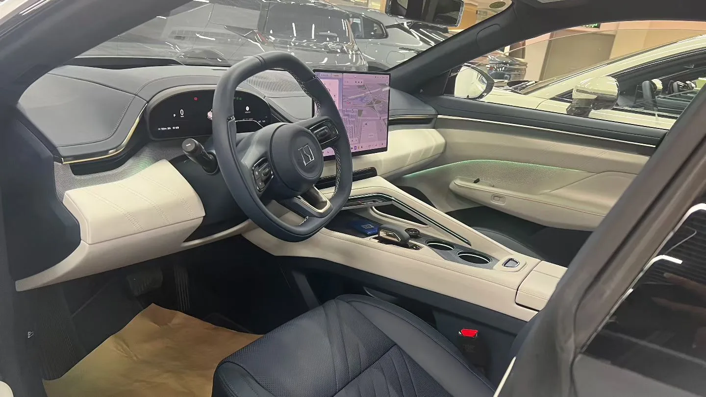 Jike 2025 Model Jike 001 YOU Edition 100kWh 4WD Automatic