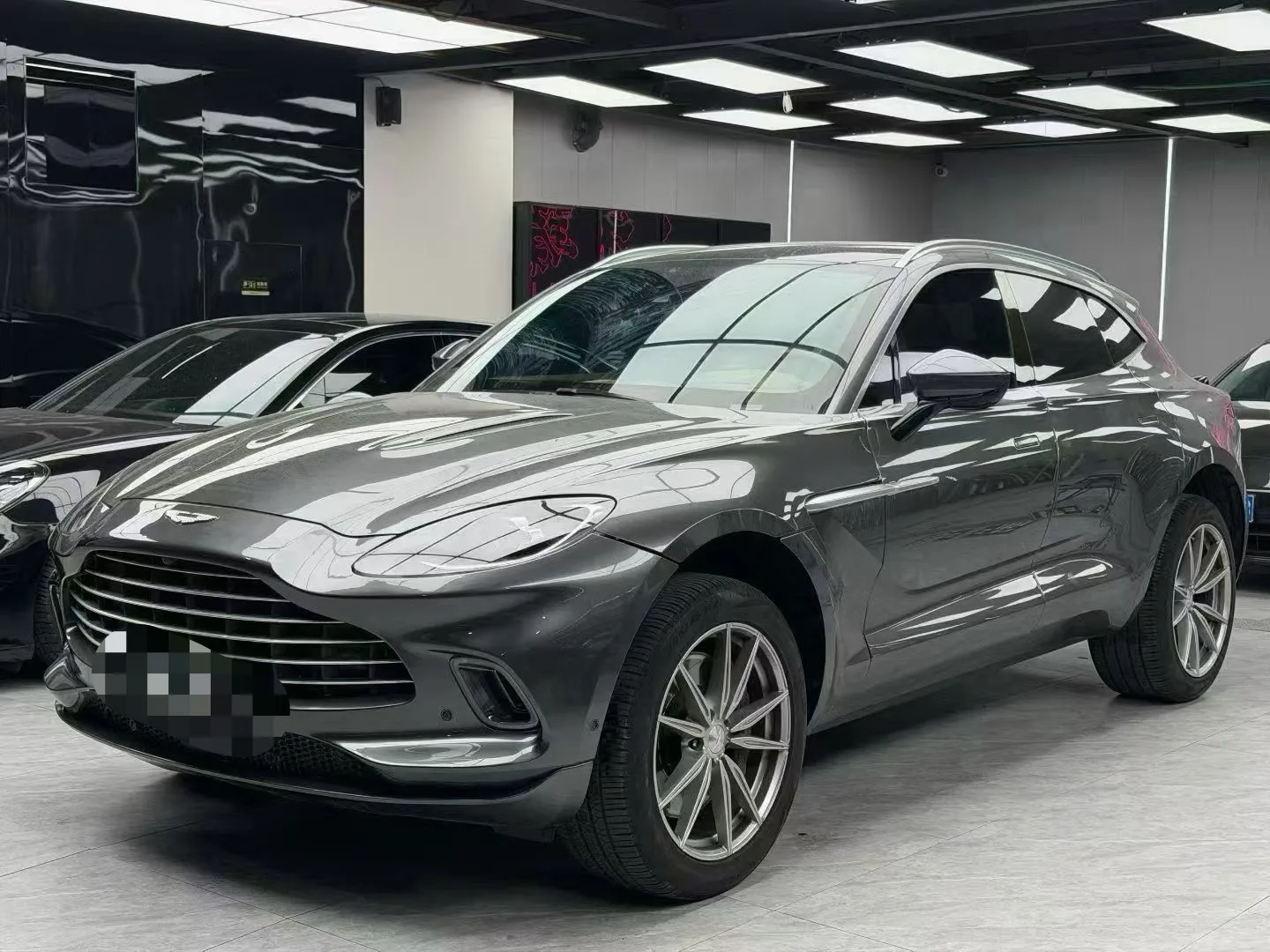 2022 Aston Martin DBX 3.0T Straight-Six