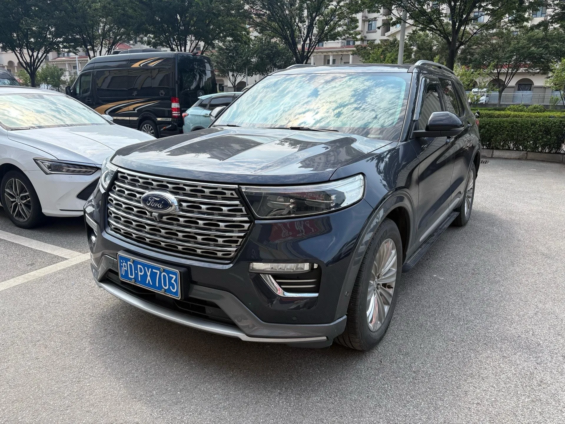 2020 Explorer EcoBoost 285 AWD Titanium 7-Seater