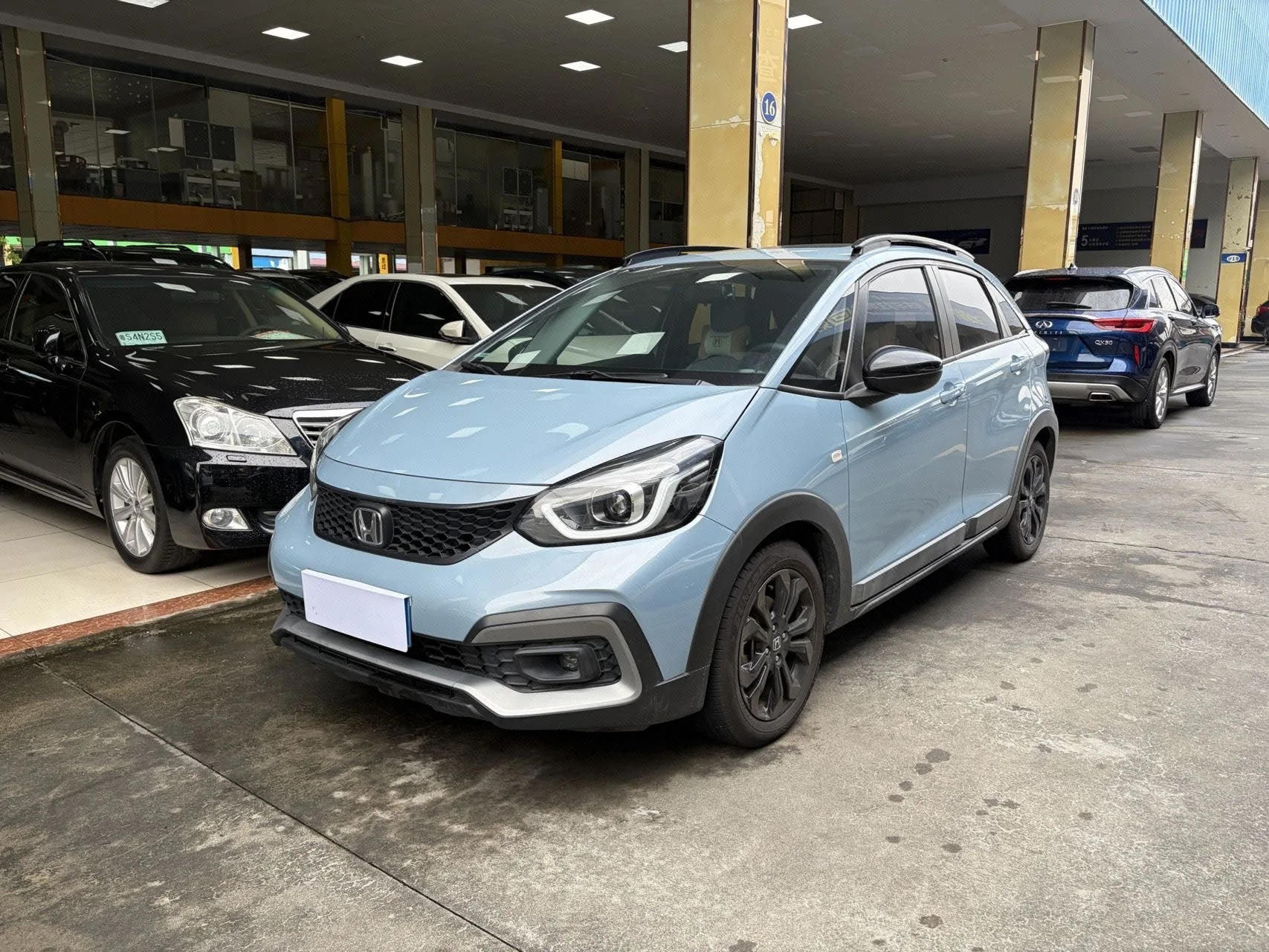 LIFE 2021 Model Year 1.5L CVT CRO-S Fun Edition