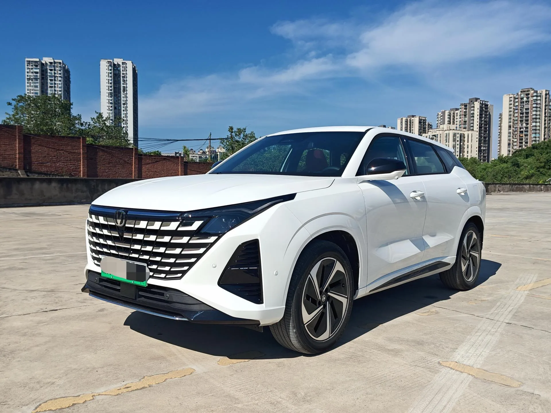 Changan 2026 UNI-Z Smart Electric iDD 1.5 CVT 130 km Smart New Blue Whale Excellence Edition Automatic Transmission