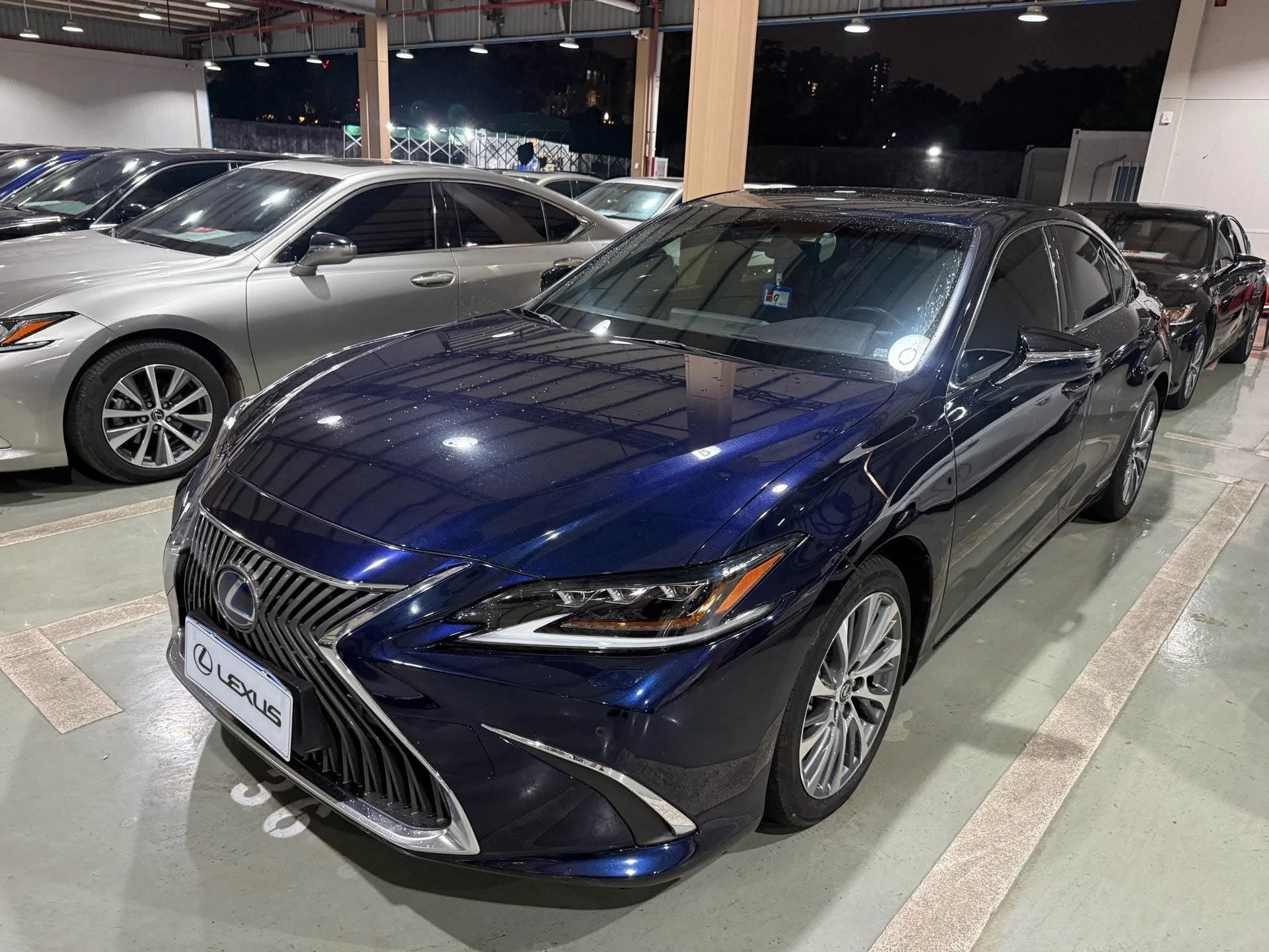 Lexus ES 2020 300h Premium Edition