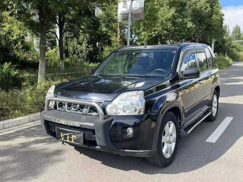 Nissan X-Trail 2010 2.5L CVT Luxury 4WD