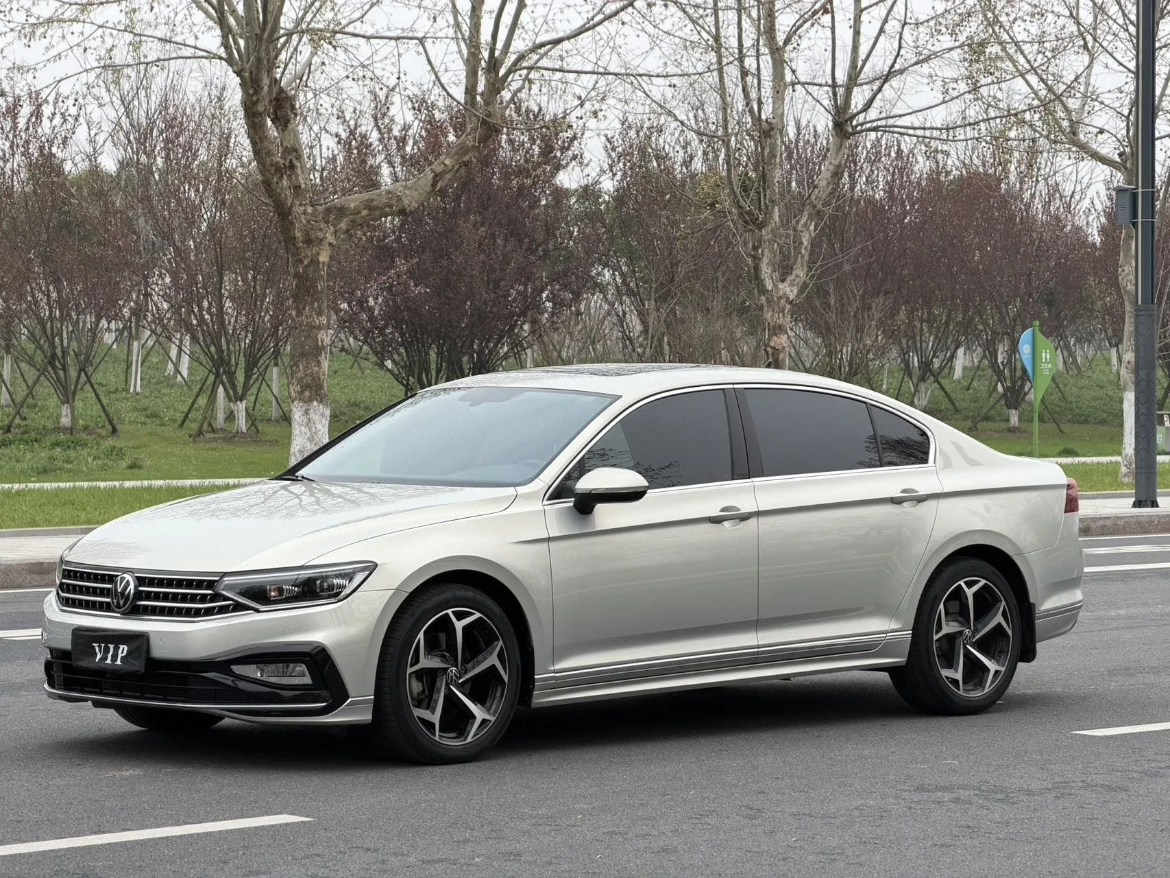 Volkswagen 2023 Magotan 2.0TSI 330TSI 2 Millionth Unit Commemorative Edition Leading Model Automatic Transmission