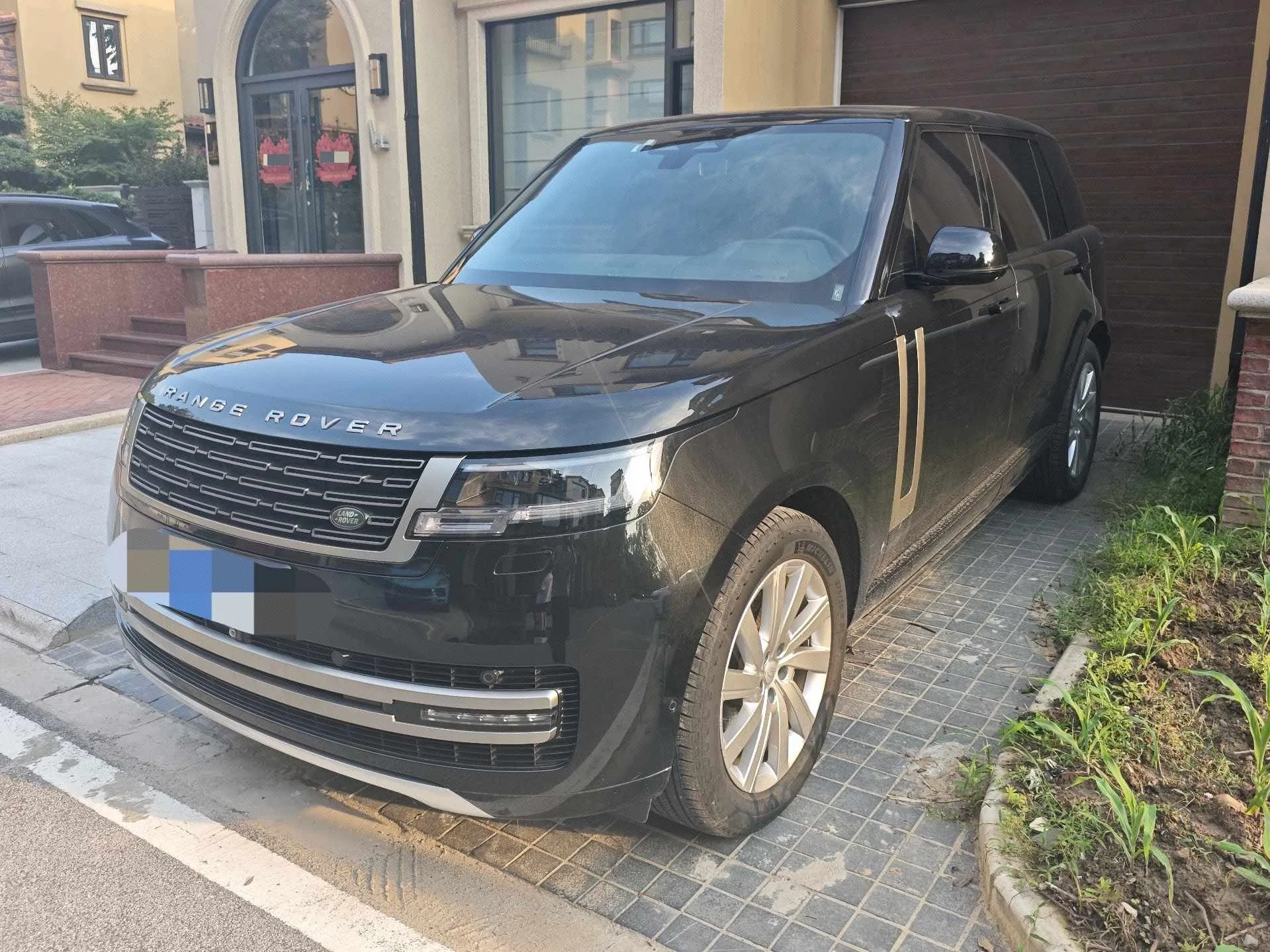 2025 Land Rover Range Rover (Imported) 48V 3.0T L6 400PS Extended Wheelbase Automatic
