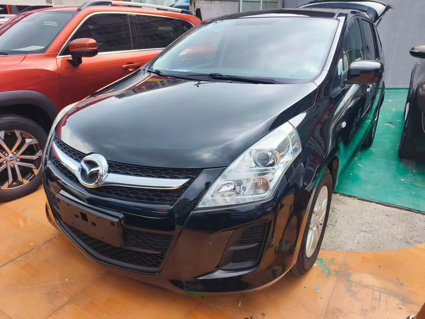 2013 Mazda 8 2.5L Elite Edition