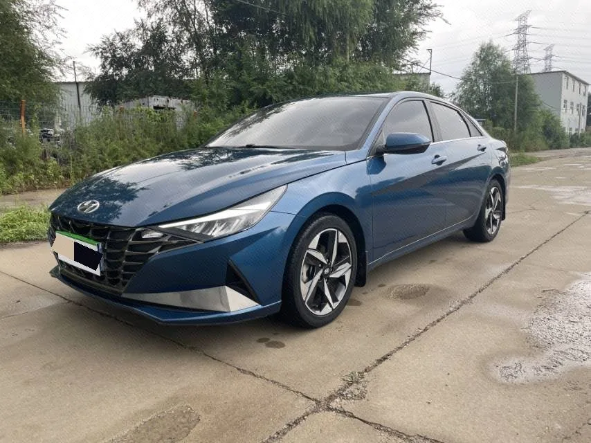 Hyundai Elantra 2021 1.5L CVT LUX Premium Edition