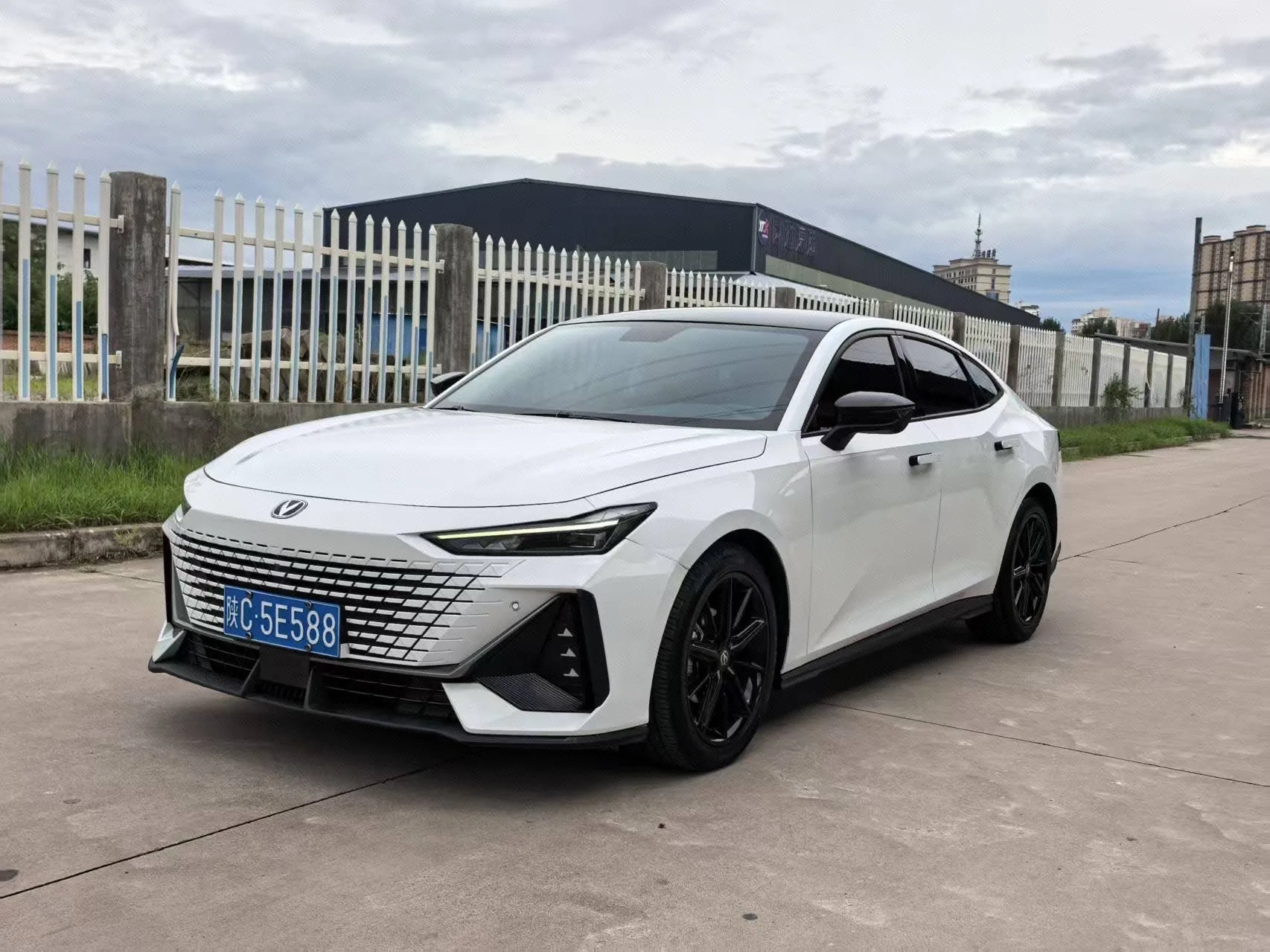 Changan UNI-V 2022 1.5T Premium Edition