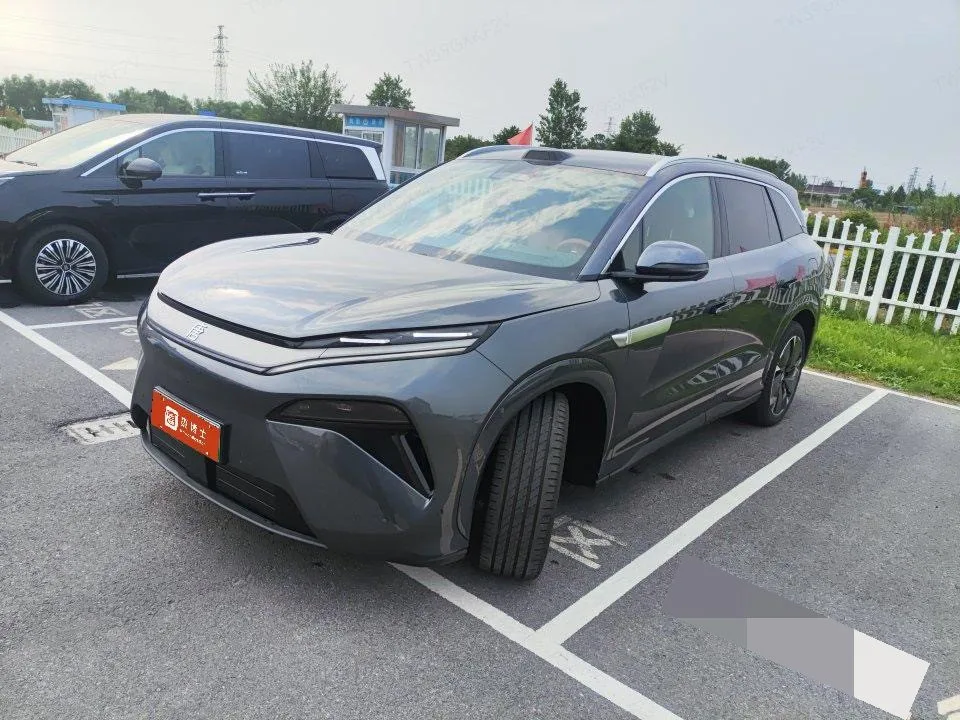 Tang L 2025 EV 600KM Four-Wheel Drive LiDAR Flagship Edition