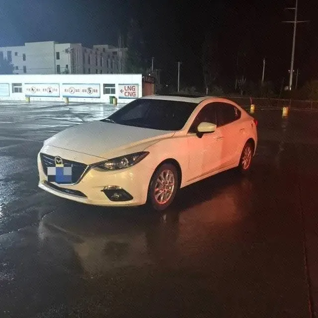 Mazda3 Axela 2016 Sedan 1.5L Automatic Luxury