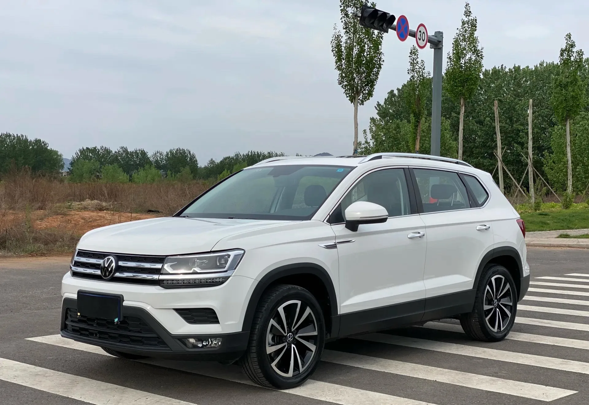 Tharu 2021 280TSI 2WD Luxury Edition PLUS