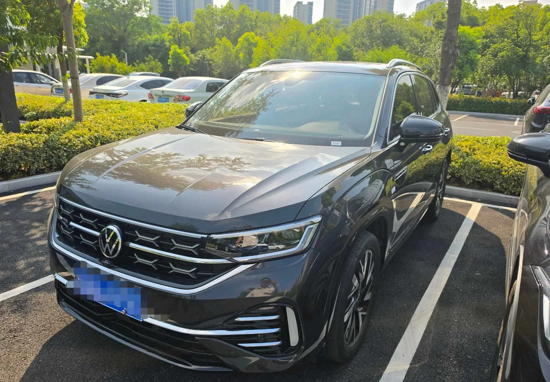 Volkswagen 2024 Tiguan 2.0TSI 380TSI AWD R-Line High-Performance Edition, Automatic Transmission