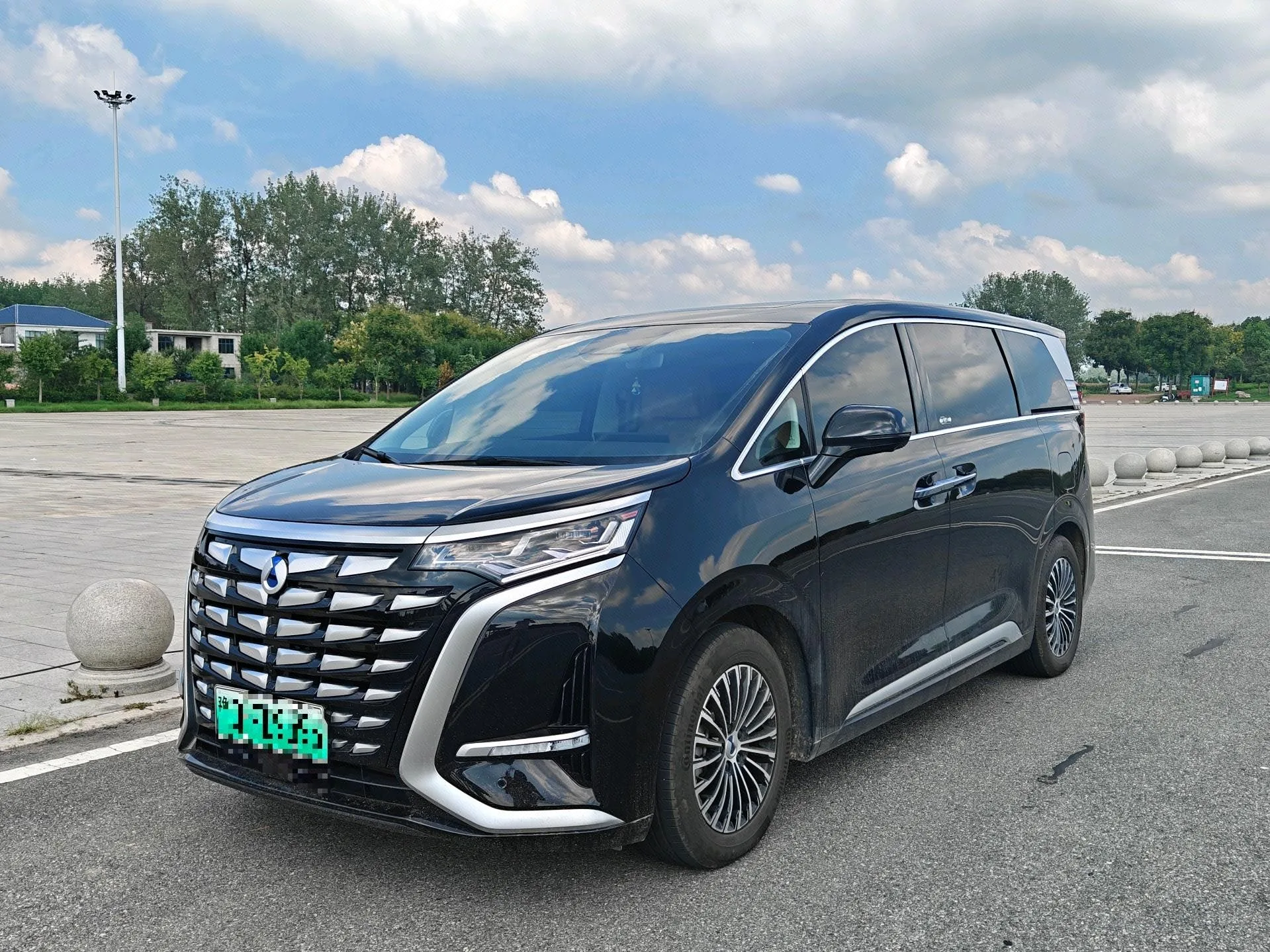 Denza D9 2024 DM-i 980 4WD Premium