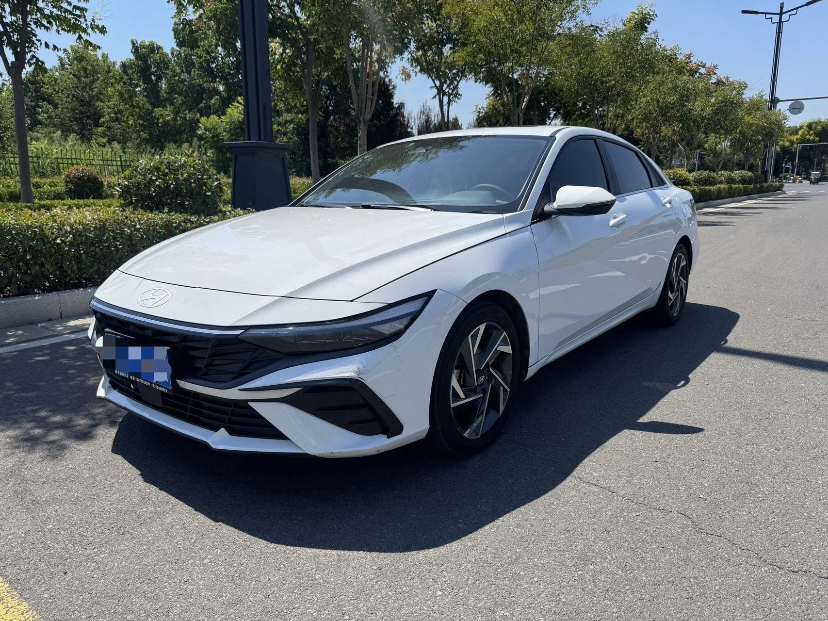 Hyundai Elantra 2023 1.5L CVT LUX Premium Edition