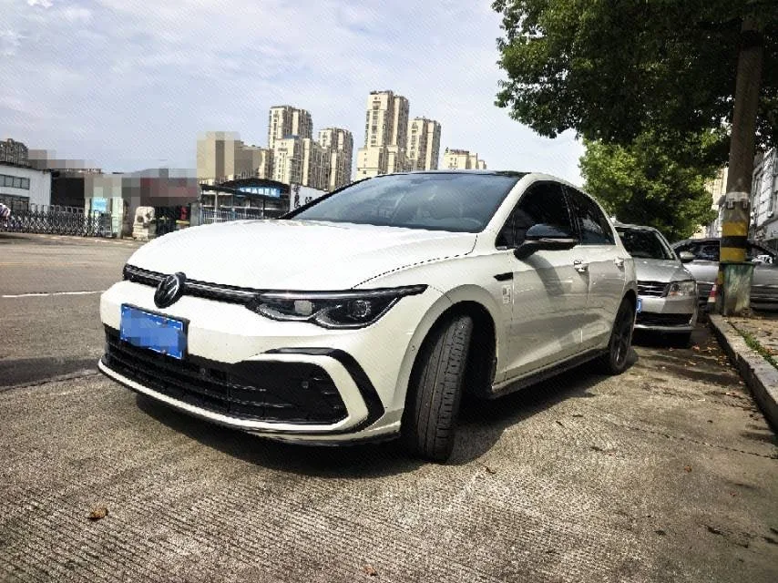 Volkswagen 2023 Golf 8 R-Line 1.4TSI 280TSI (facelift) Automatic