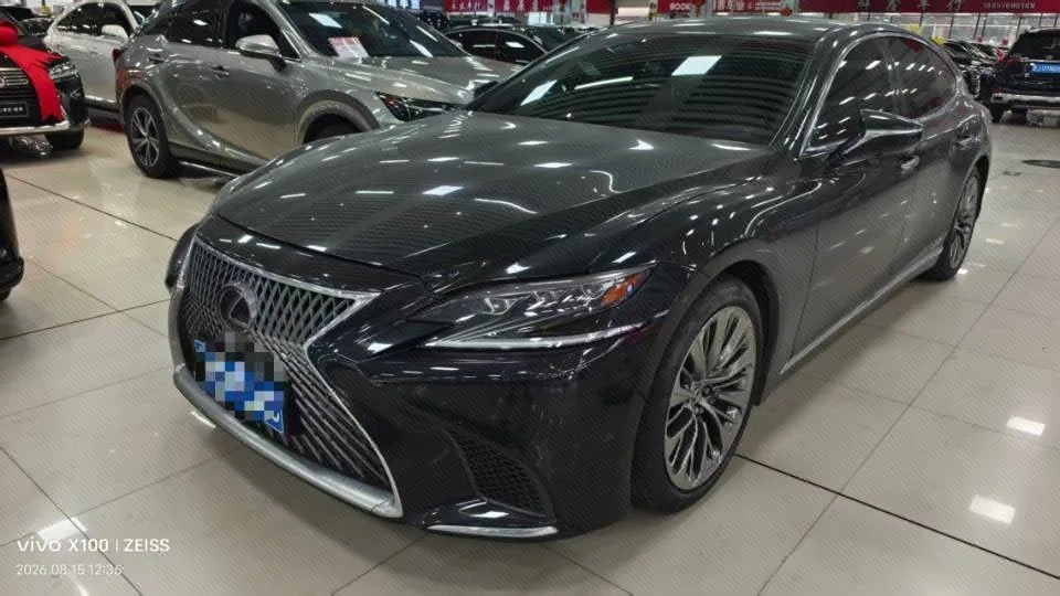 2018 Lexus LS 500h Executive Edition, China V Emission Standard