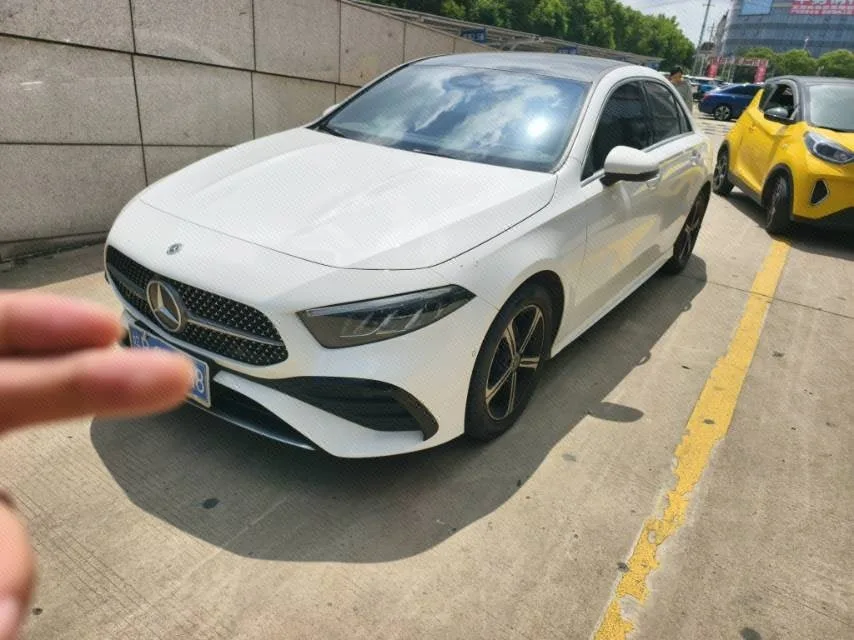 Mercedes-Benz A-Class 2025 A 200 L 1.3T Fashion Automatic