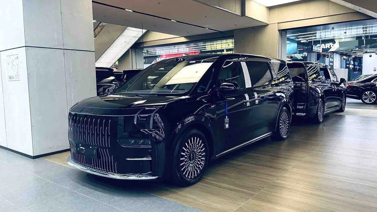2024 Jike 009 Six-Seat Executive Edition AWD 108kWh Automatic