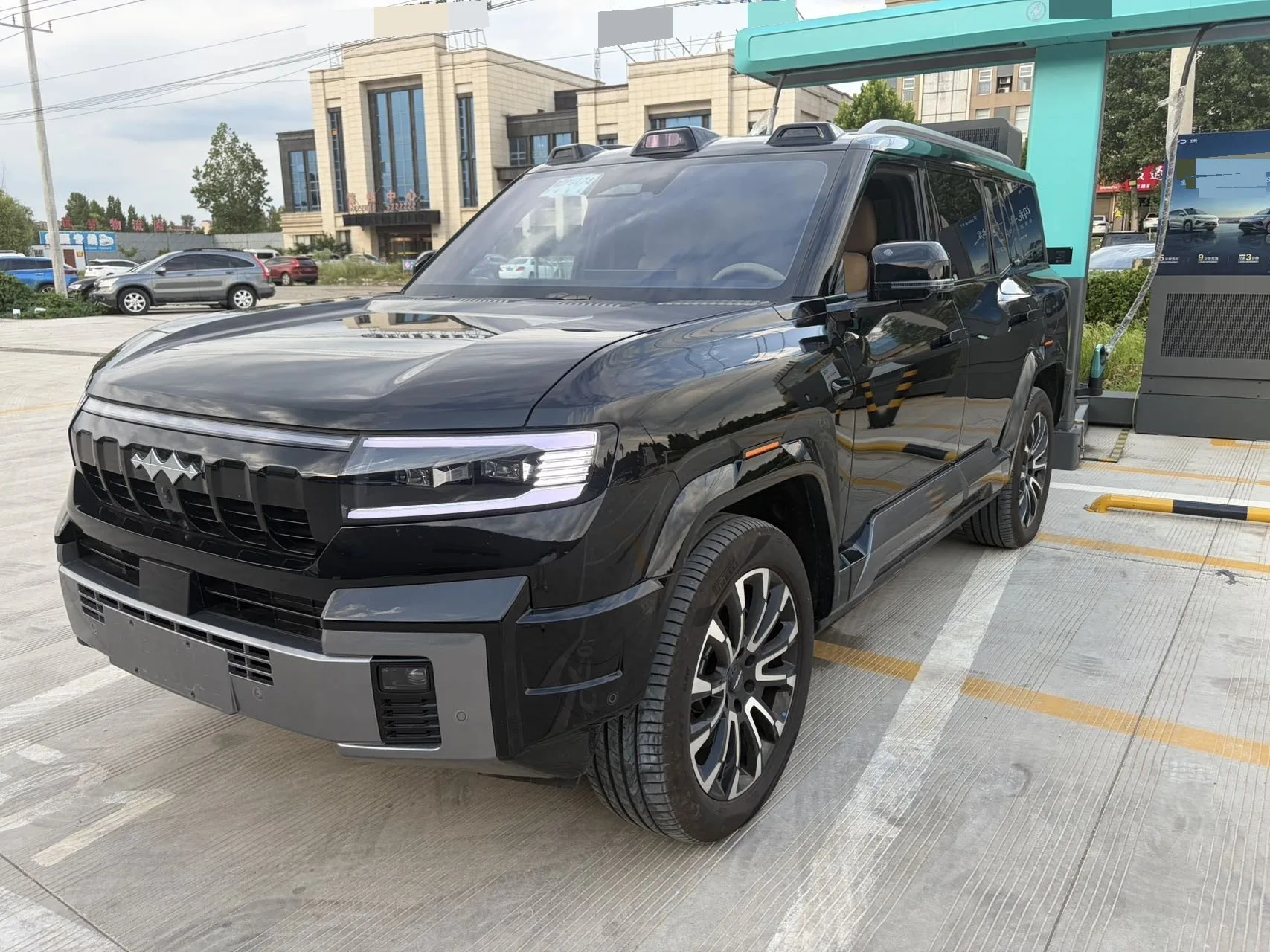 Fangchengbao 2025 Model Year Leopard 8 2.0T CVT "Intelligence and Courage" Flagship Edition 5-Seater Automatic Transmission