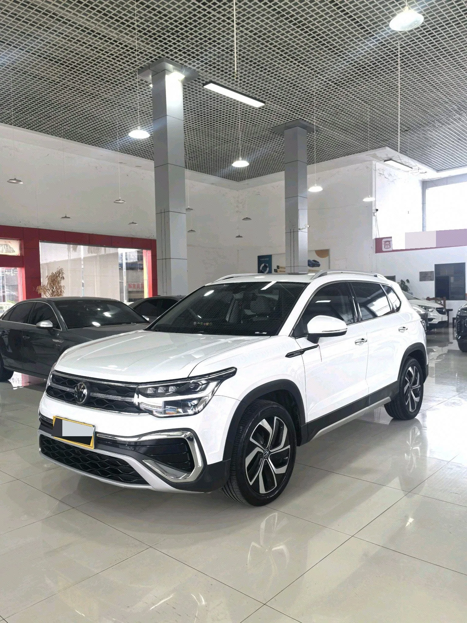 Volkswagen 2023 Tharu 1.5TSI 300TSI 2WD Full Moon Edition Automatic