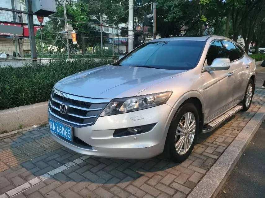 Crosstour 2012 2.4L Premium Edition
