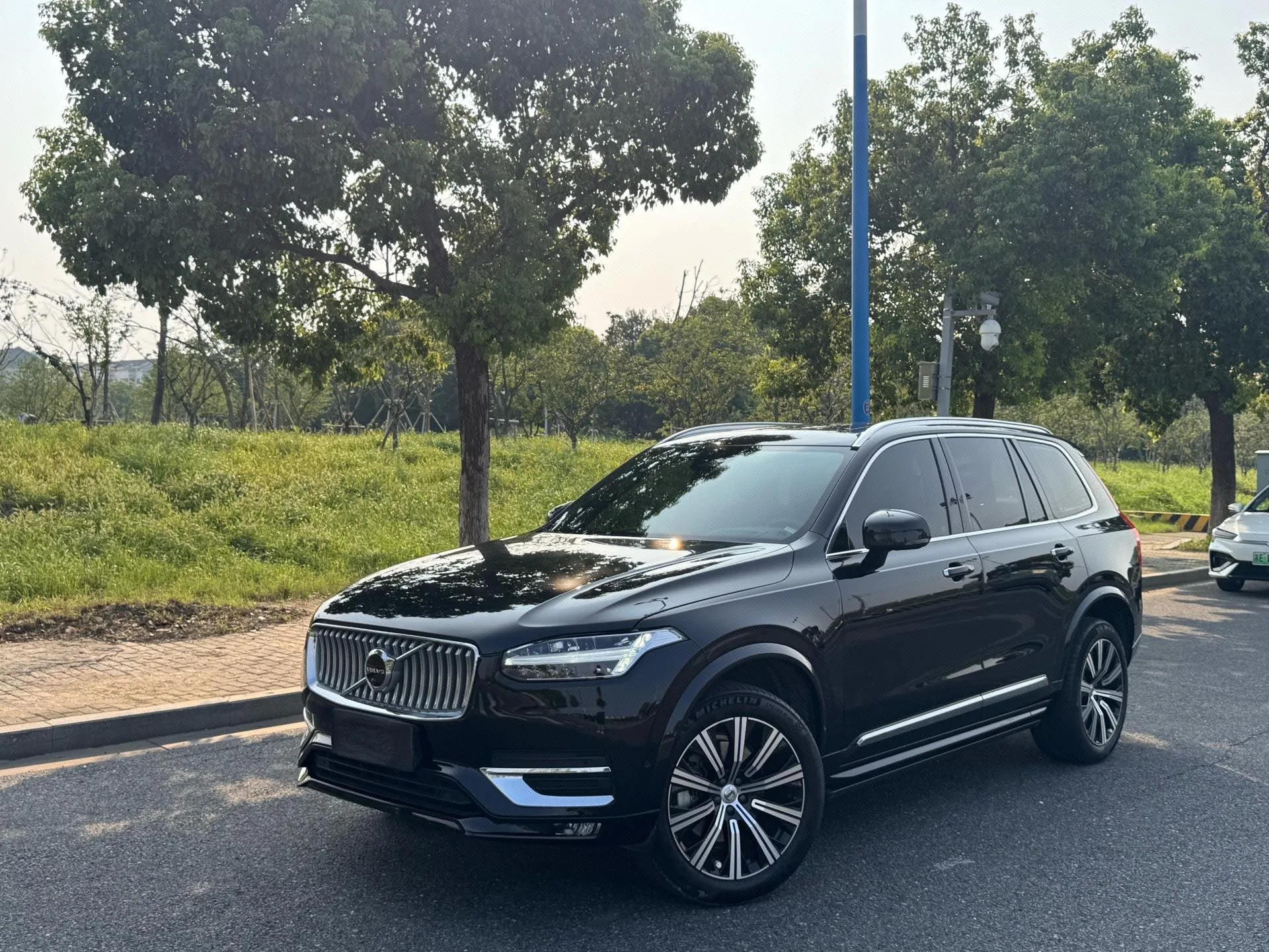 2023 Volvo XC90 B6 Smart Elegance Luxury Edition, 7-Seater