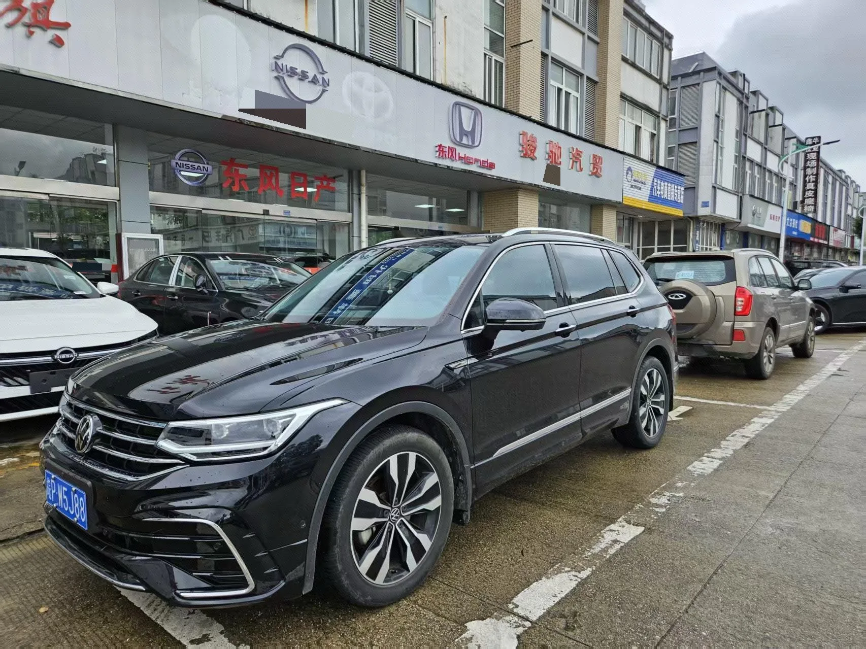 Volkswagen 2024 Tiguan L R-Line 2.0TSI 330TSI 2WD R-Line Luxury Edition Automatic Transmission