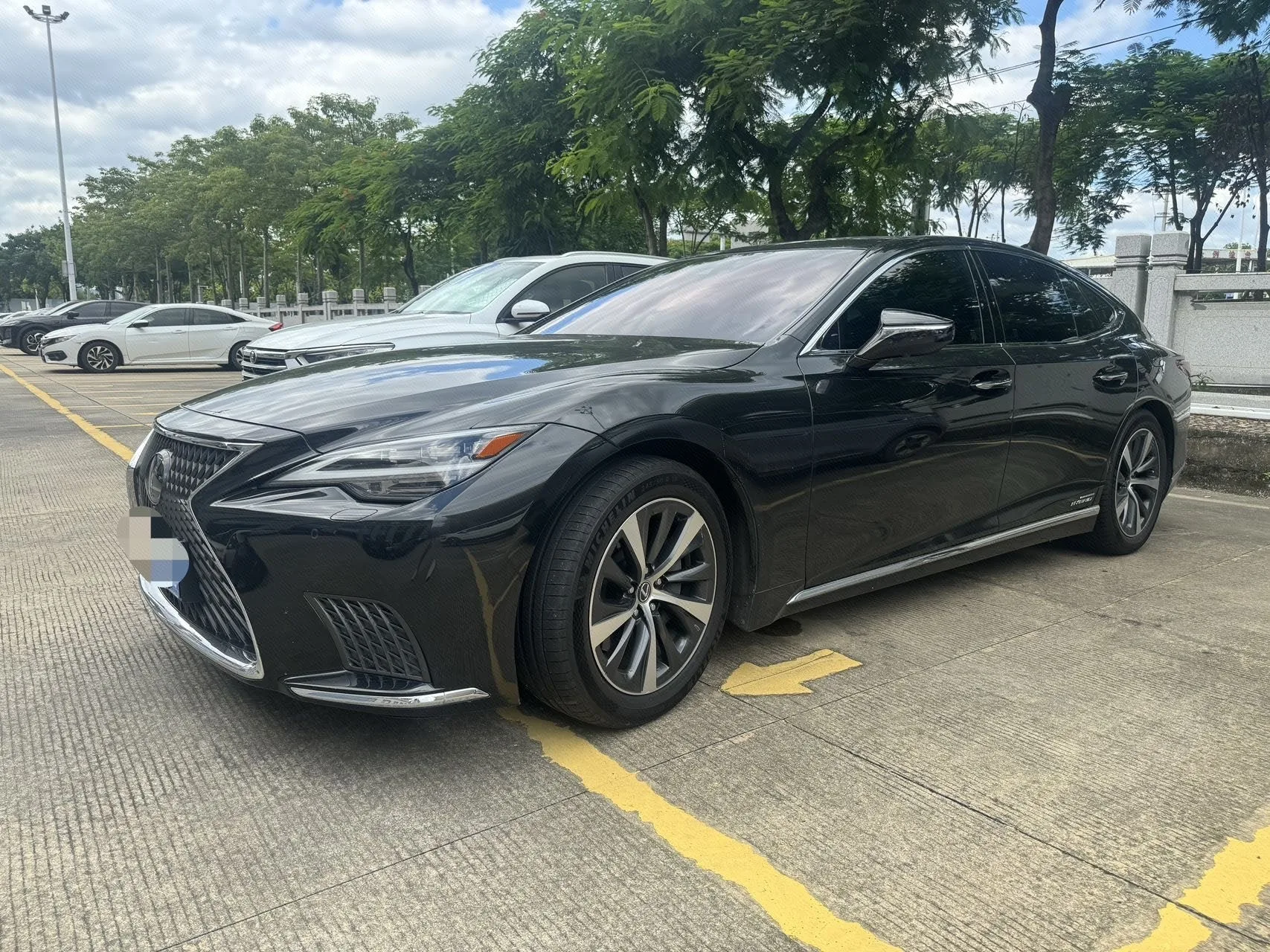 2021 Lexus LS 500h Excellence Edition