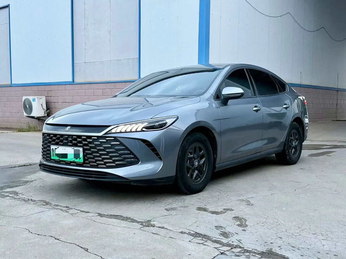 BYD 2025 Qin PLUS DM-i 1.5 CVT Intelligent Driving Edition 55KM Leading Model Automatic