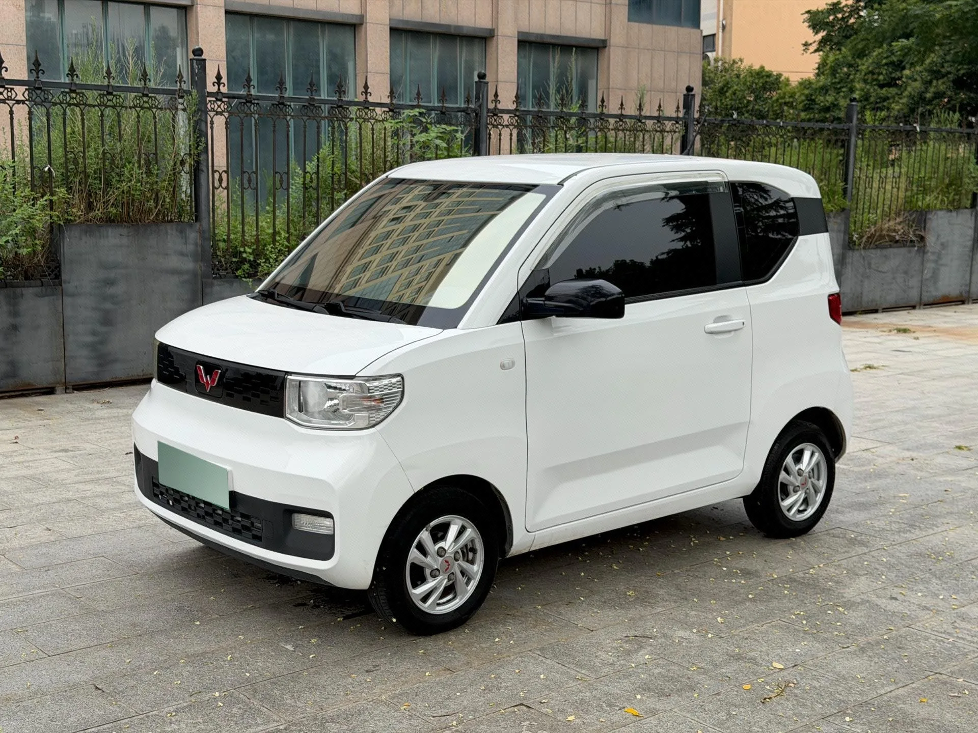 Hongguang MINIEV 2021 Macaron Sandwich Edition, 170km/h, Lithium Iron Phosphate