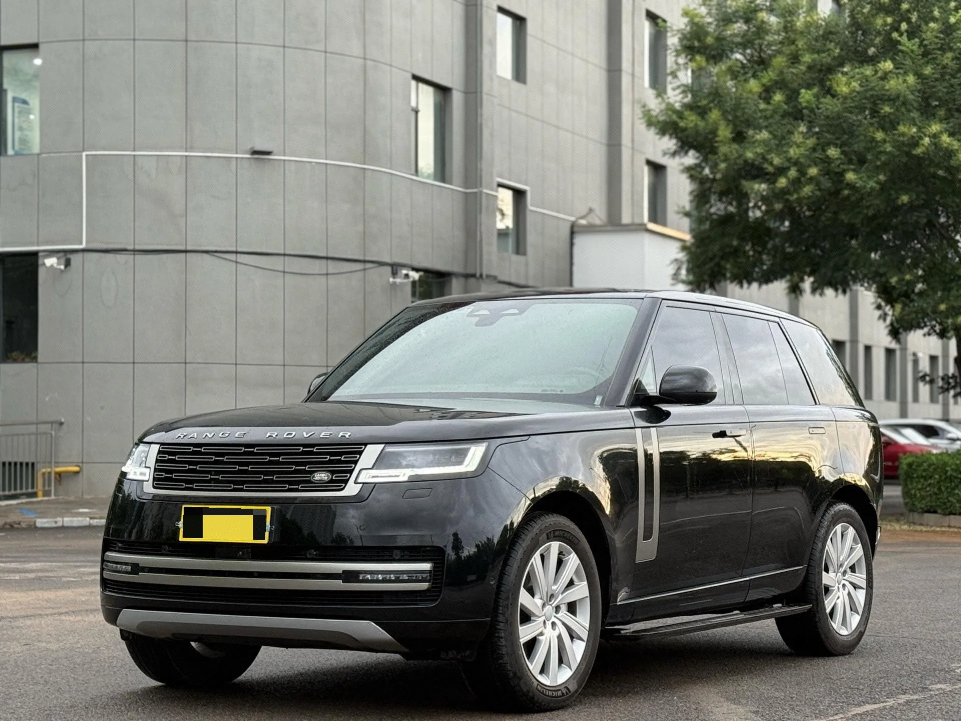 Range Rover 2023 3.0 L6 360PS Grand Edition