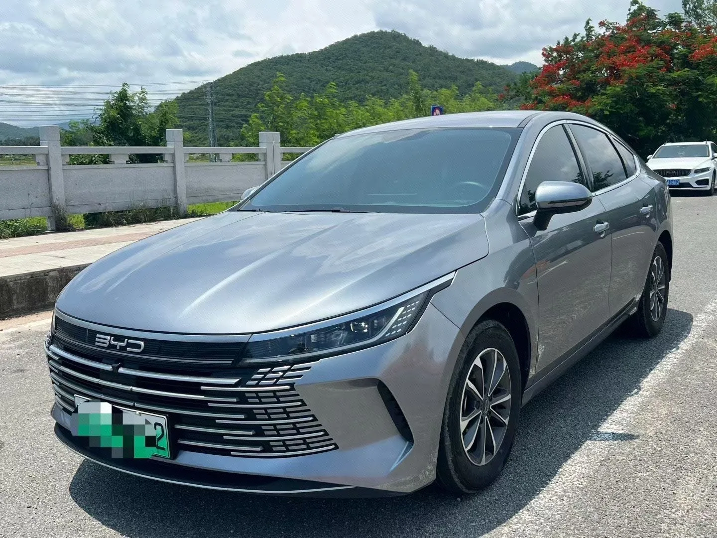 BYD 2024 Qin PLUS DM-i 1.5 CVT Glory Edition 55KM Leading Model Automatic