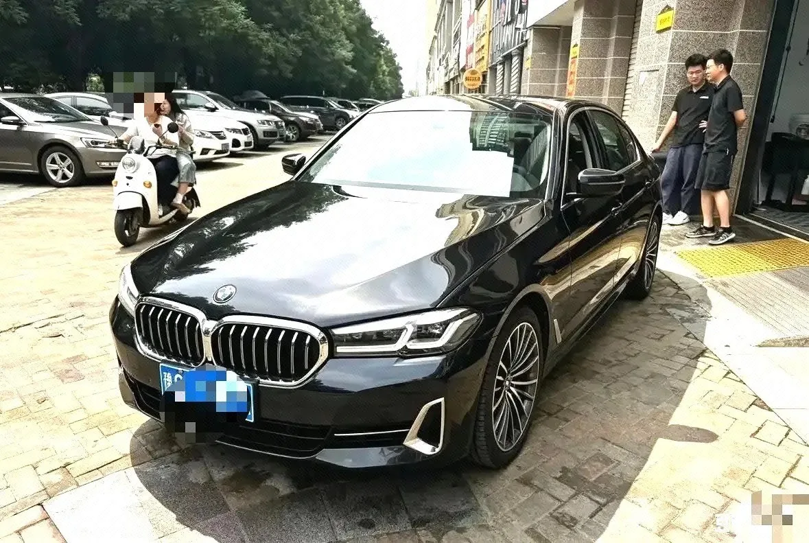 BMW 5 Series 2022 Facelift II 530Li Leading Luxury Package