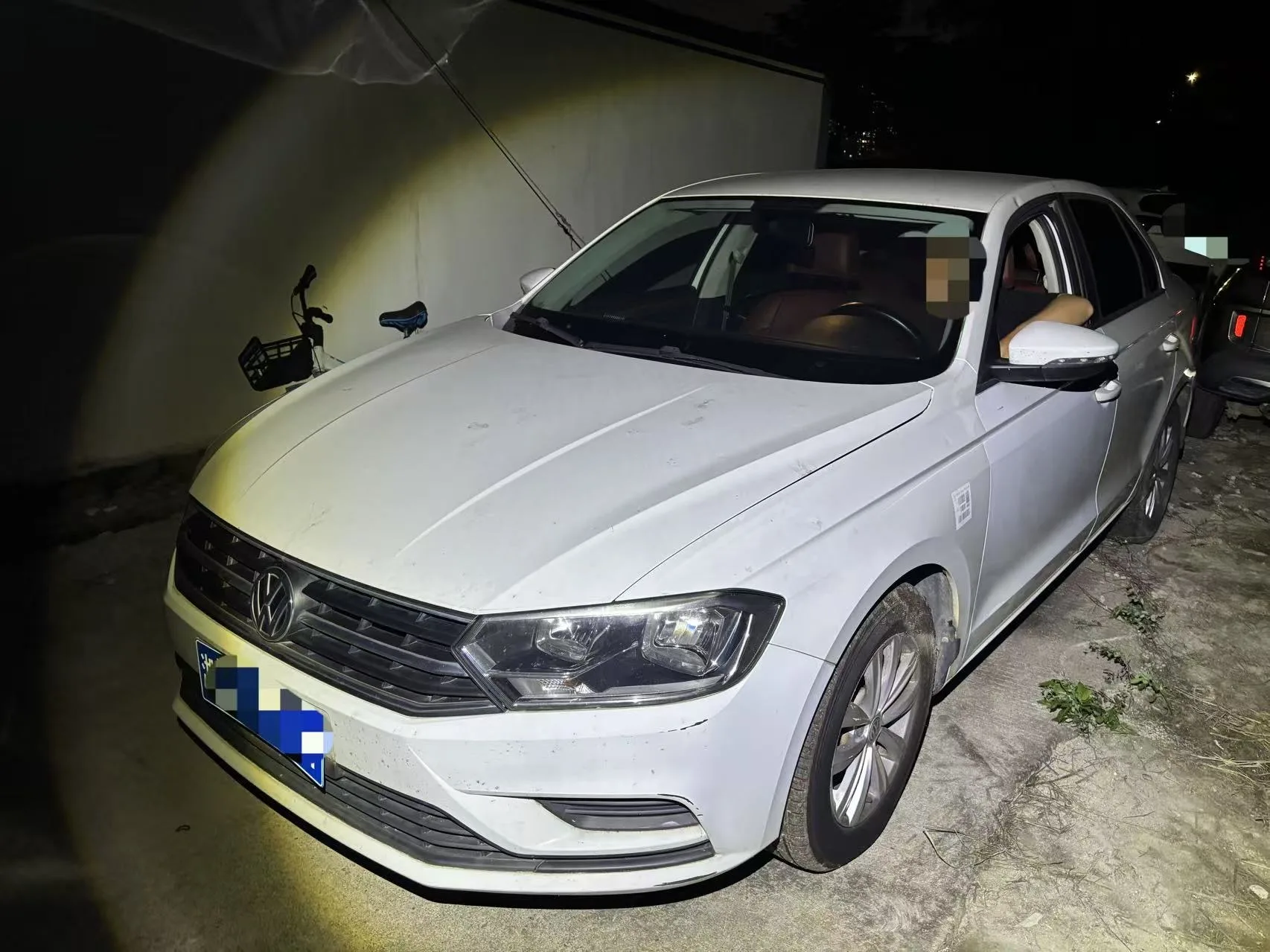 Bora 2016 Model Year 1.6L Automatic Fashion Edition